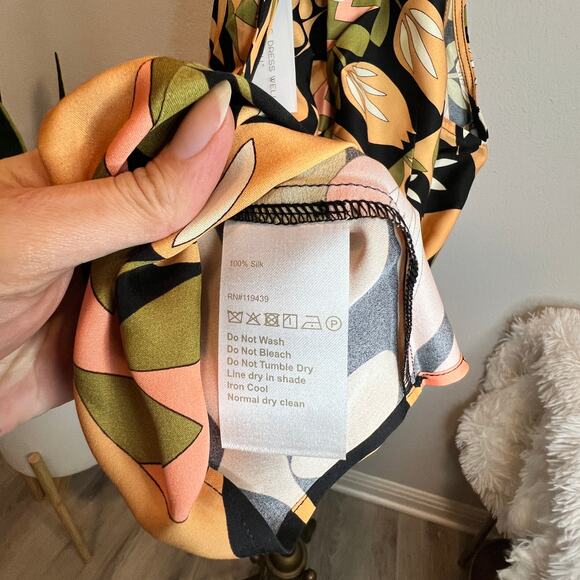 Flora Bea NYC Designer Tyla Top Giddy Up 100% Silk Halter Abstract Top Size M - Picture 7 of 8